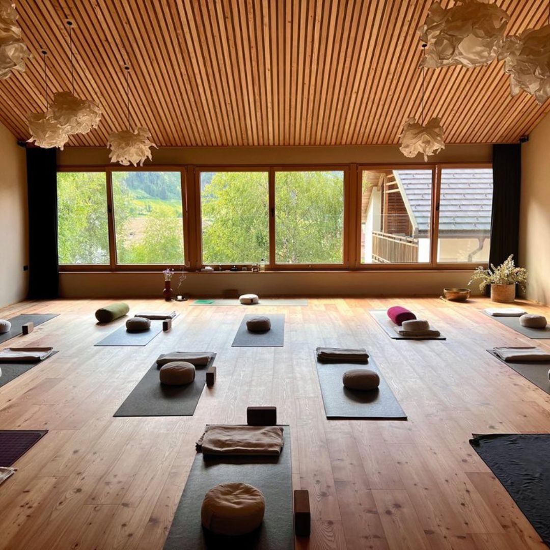 Yogaraum Saalerwirt Yoga Retreat Riverflow Yoga