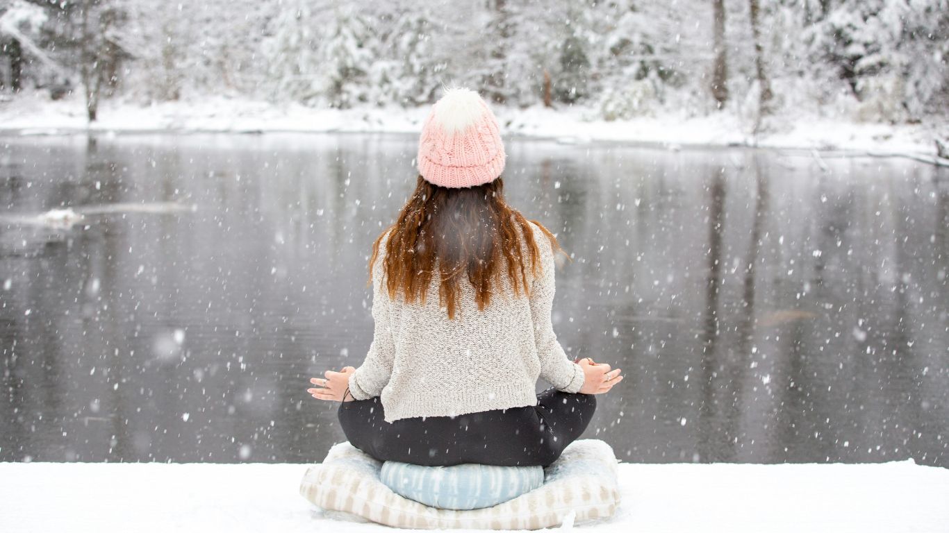 Mit Intention ins neue Jahr: Wie Yoga uns hilft, Klarheit und innere Ruhe zu finden